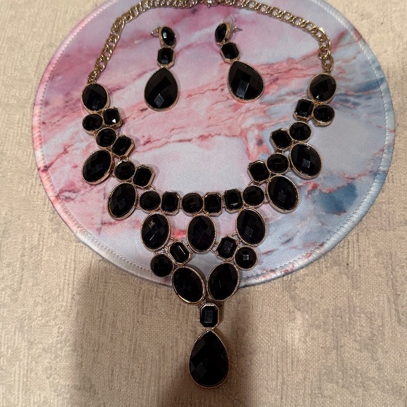 Cache Black and Gold Necklace and Earring Set - Picture 6 of 8